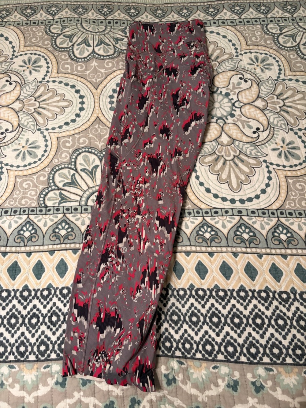 lululemon athletica Gray, Red & Black Abstract Active Skort
